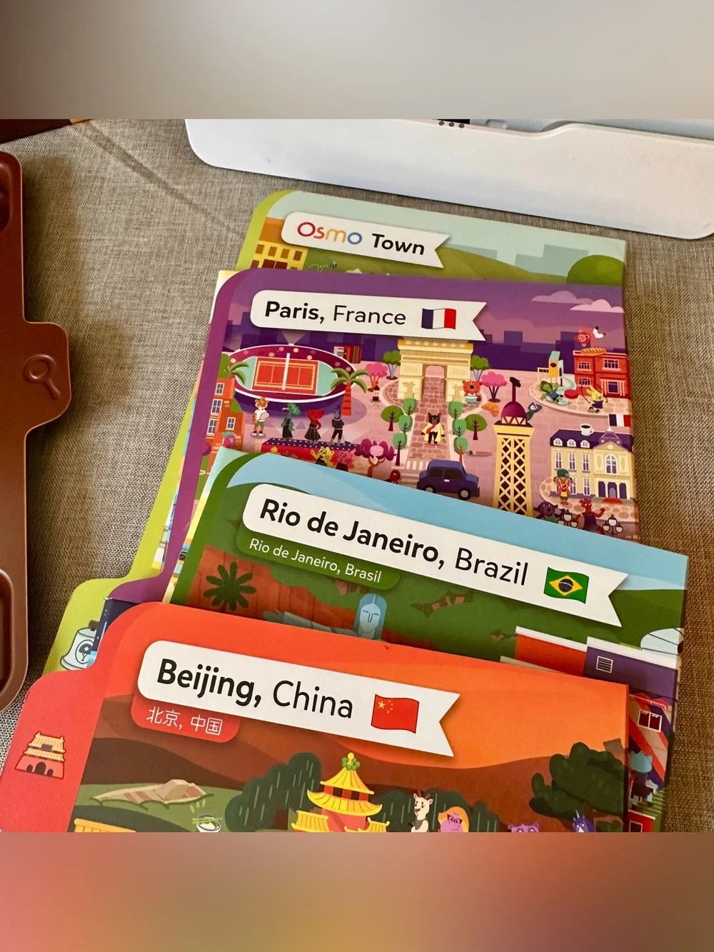 Osmo Genius bundle IPad base, Pizza Co, coding, detective agency, Tanagram, math